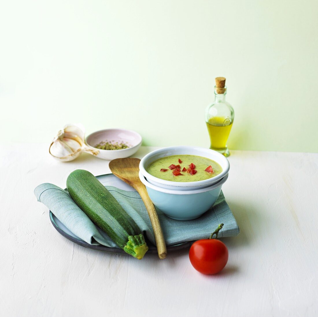 Courgette soup with tomatoes