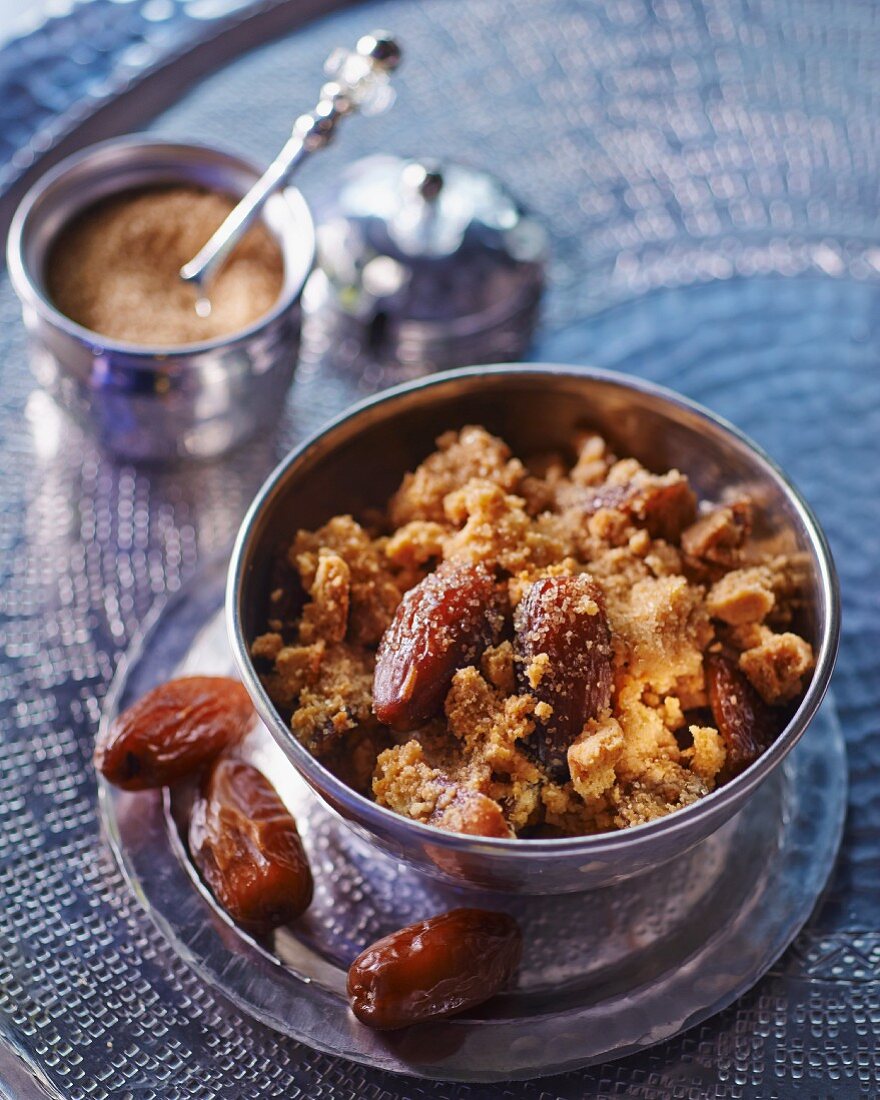 Sweet couscous with dates