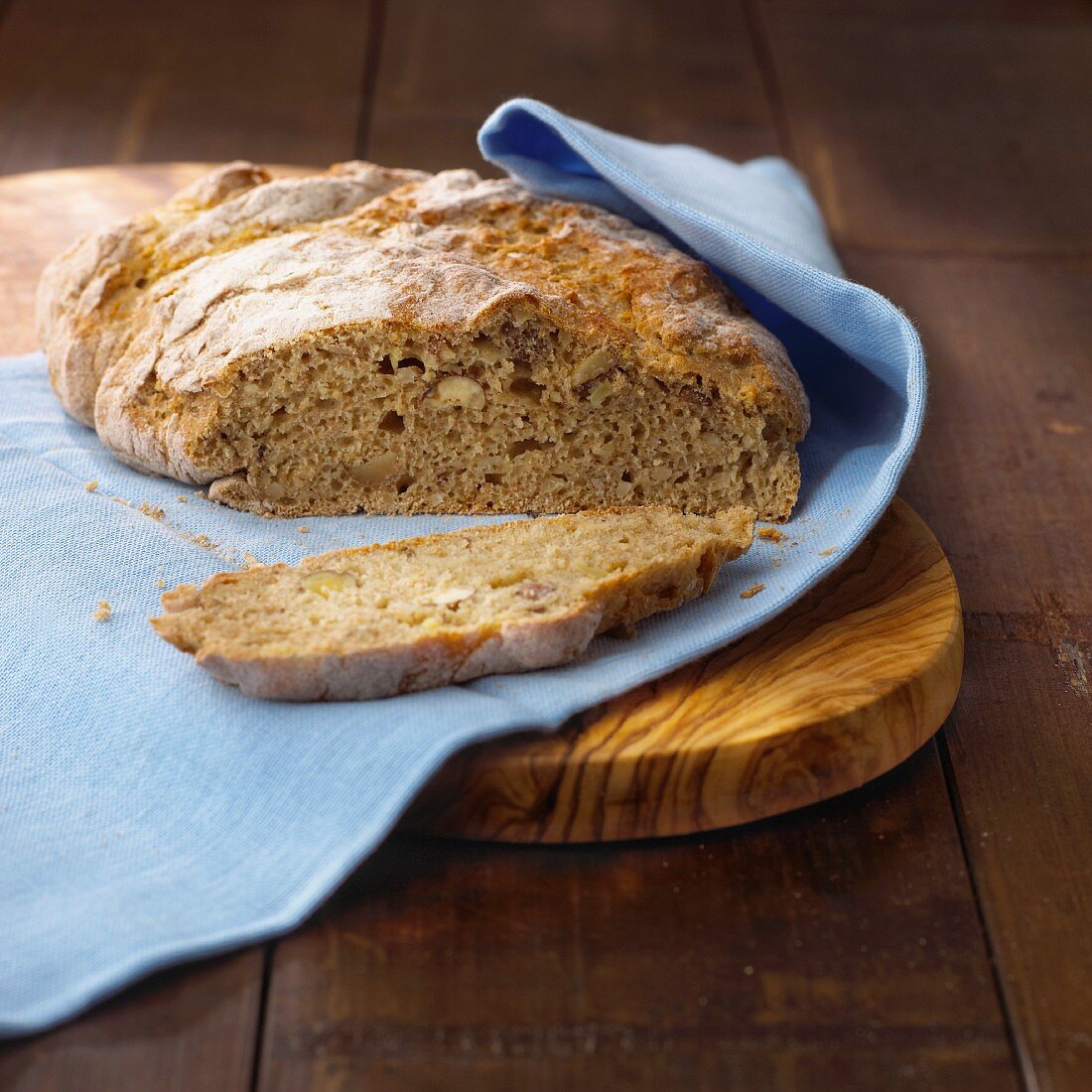 Alkaline potato and nut bread