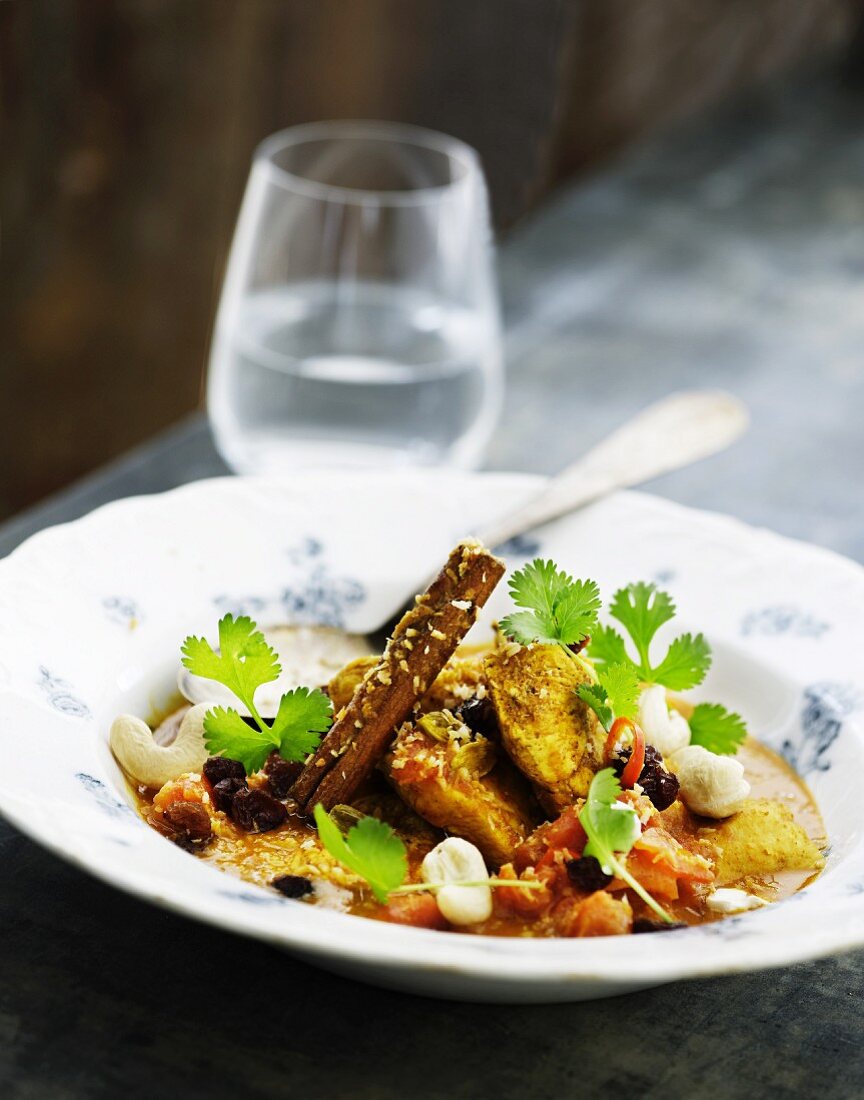 Hähnchenbrust mit Rosinen und Cashewkernen