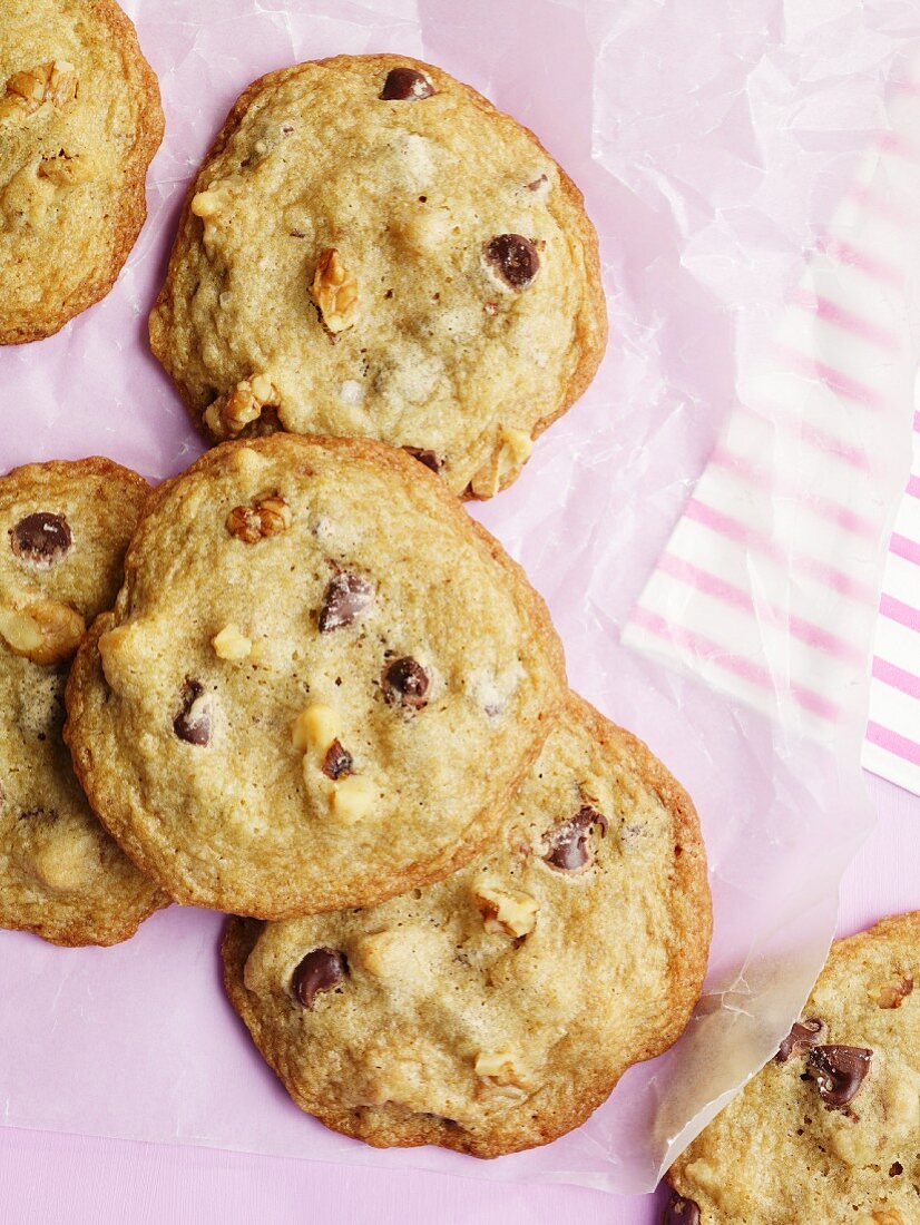 Chocolate chip cookies (seen from above)