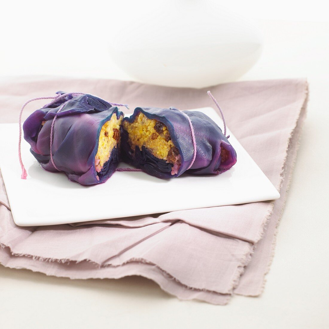 Red cabbage parcels filled with millet
