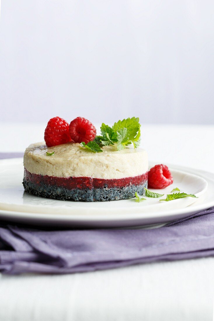 A sesame seed and raspberry layer cake