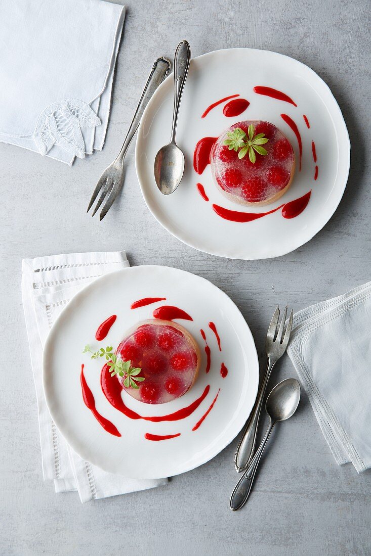 May punch jelly with wild strawberries