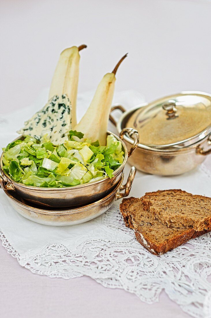 Endive salad with pears and Roquefort served with bread