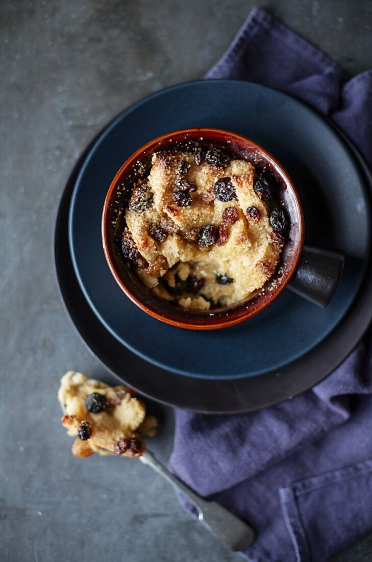 Bread-and-butter pudding with raisins