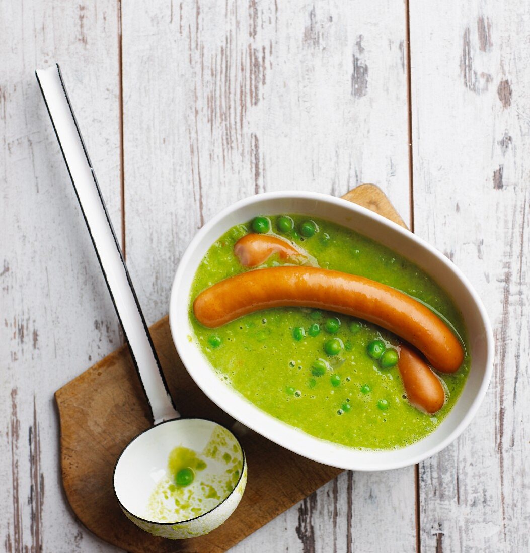Pea soup with sausages (low carb)