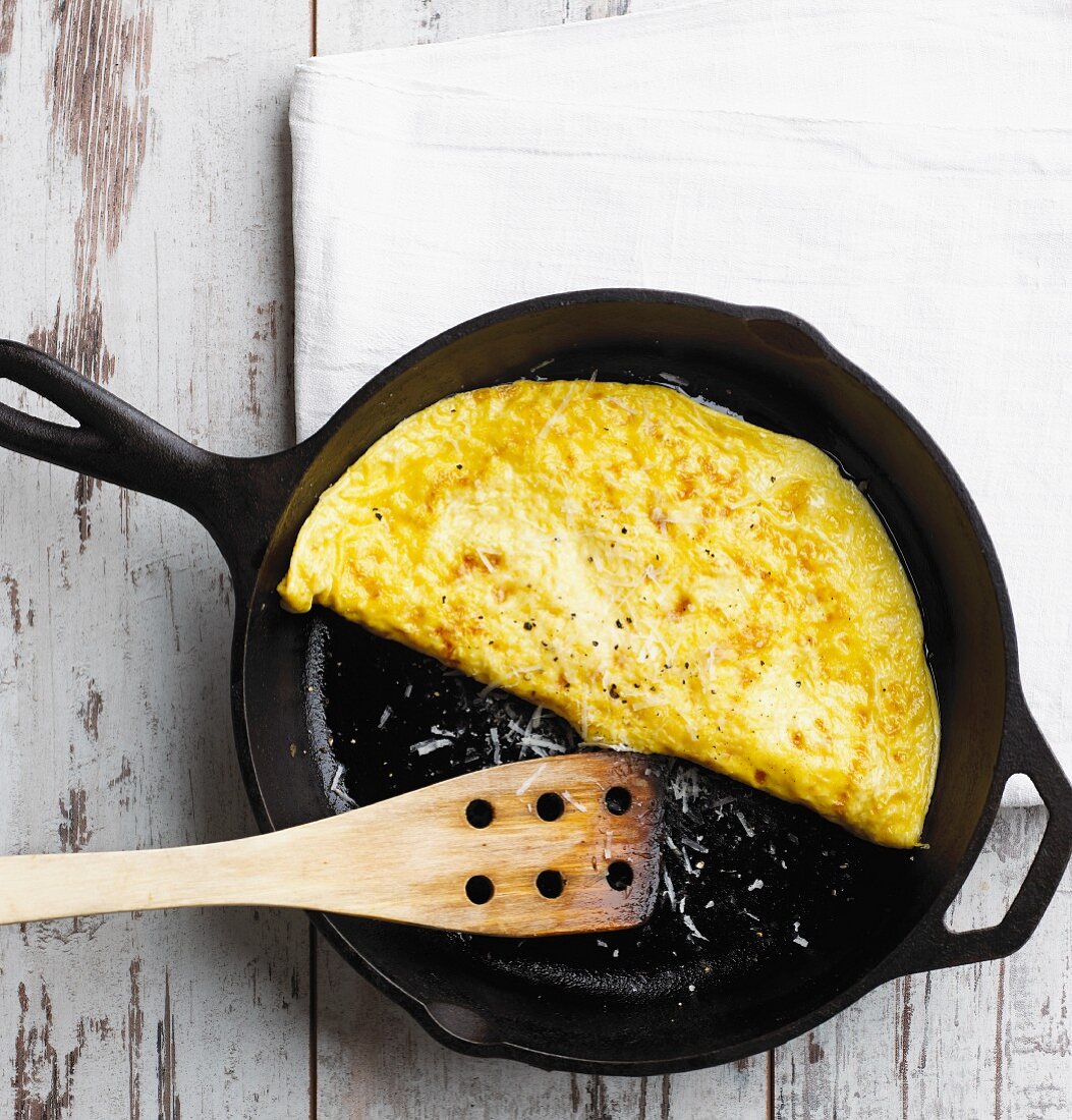 Cheese omelette in a pan (low carb)