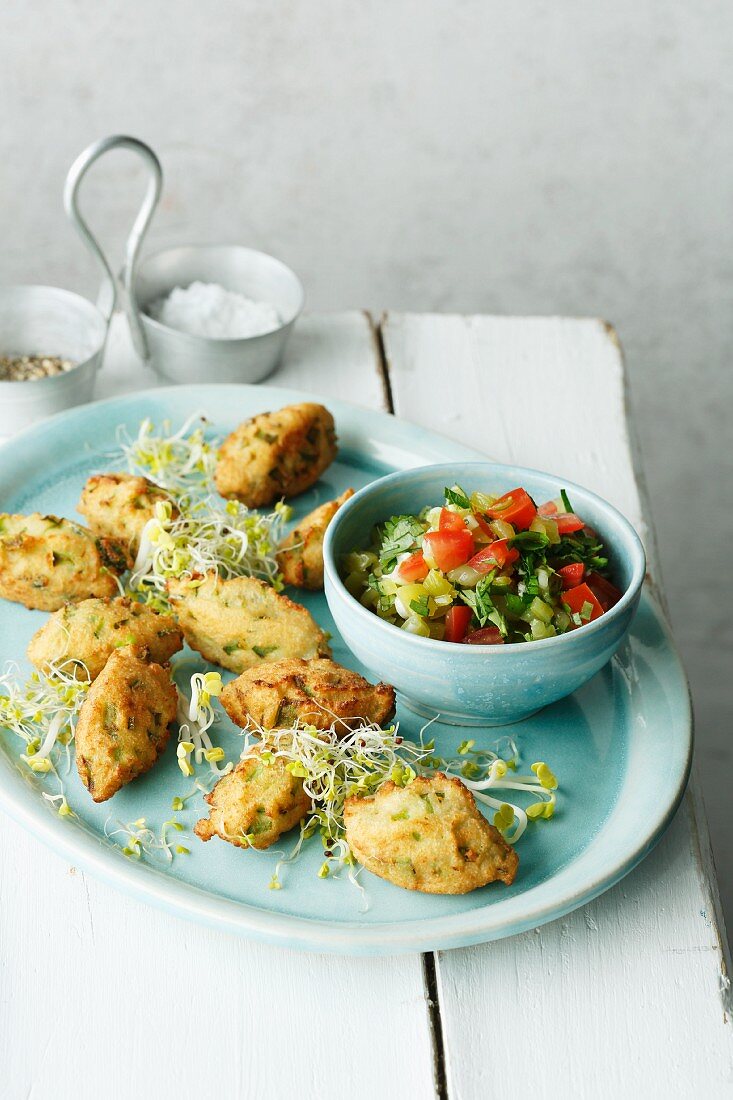 Jalapenoplätzchen mit Salsa