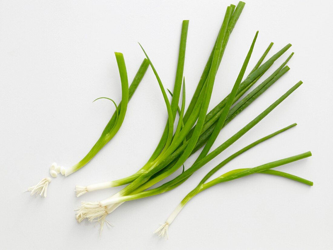 Fresh spring onions (seen from above)