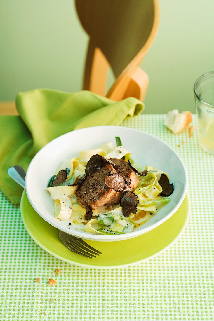 Tagliatelle with veal and black truffles