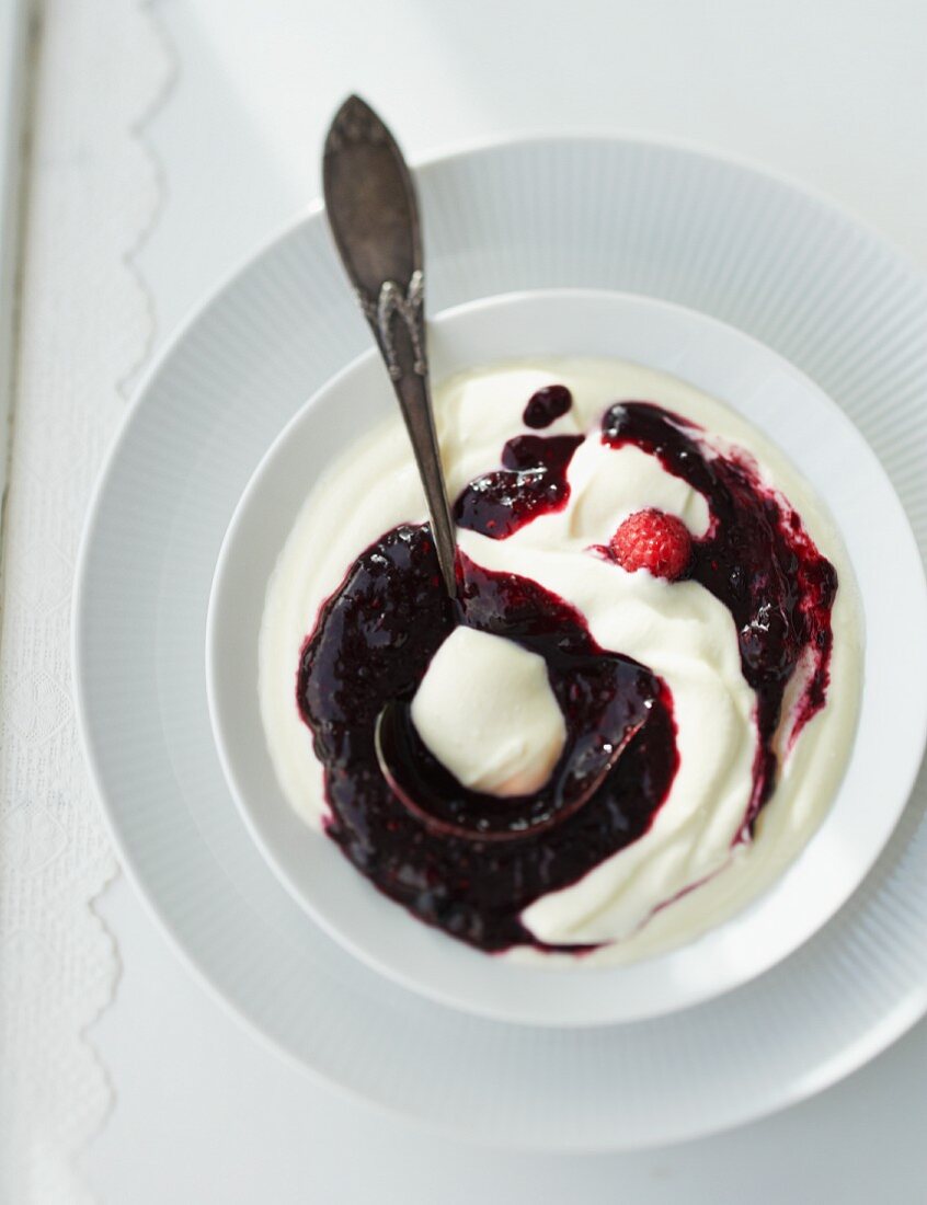 Mascarpone cream with berry sauce