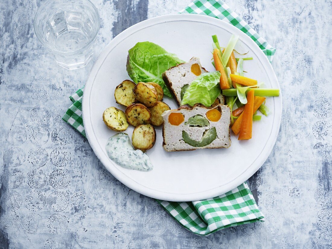 Vegetable terrine with potatoes and vegetables