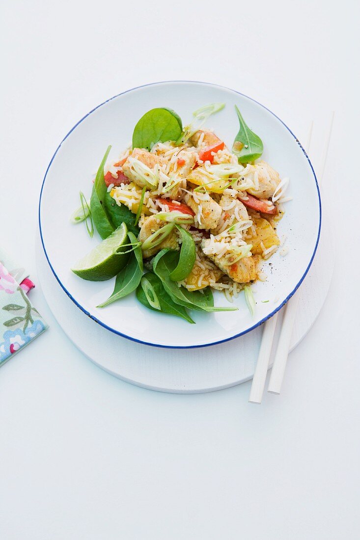 Reissalat mit Pute, Ananas, Spinat und Frühlingszwiebeln