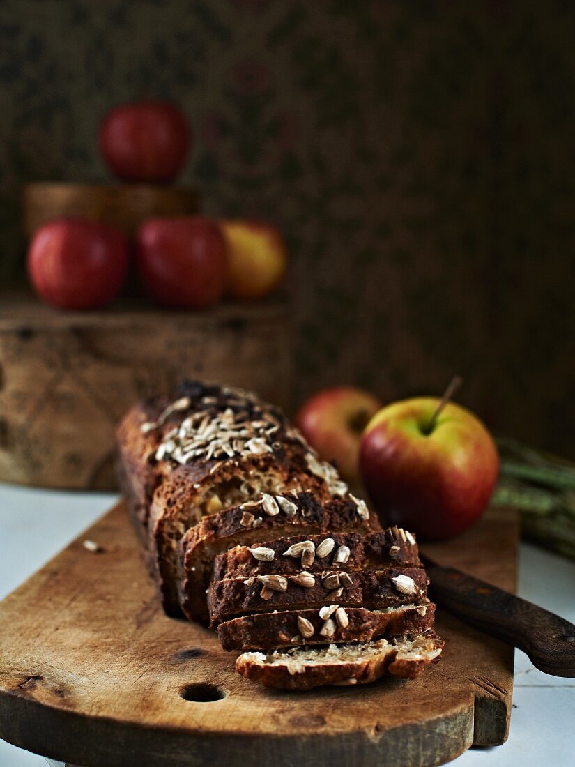 Wholemeal bread with apples and sunflower seeds