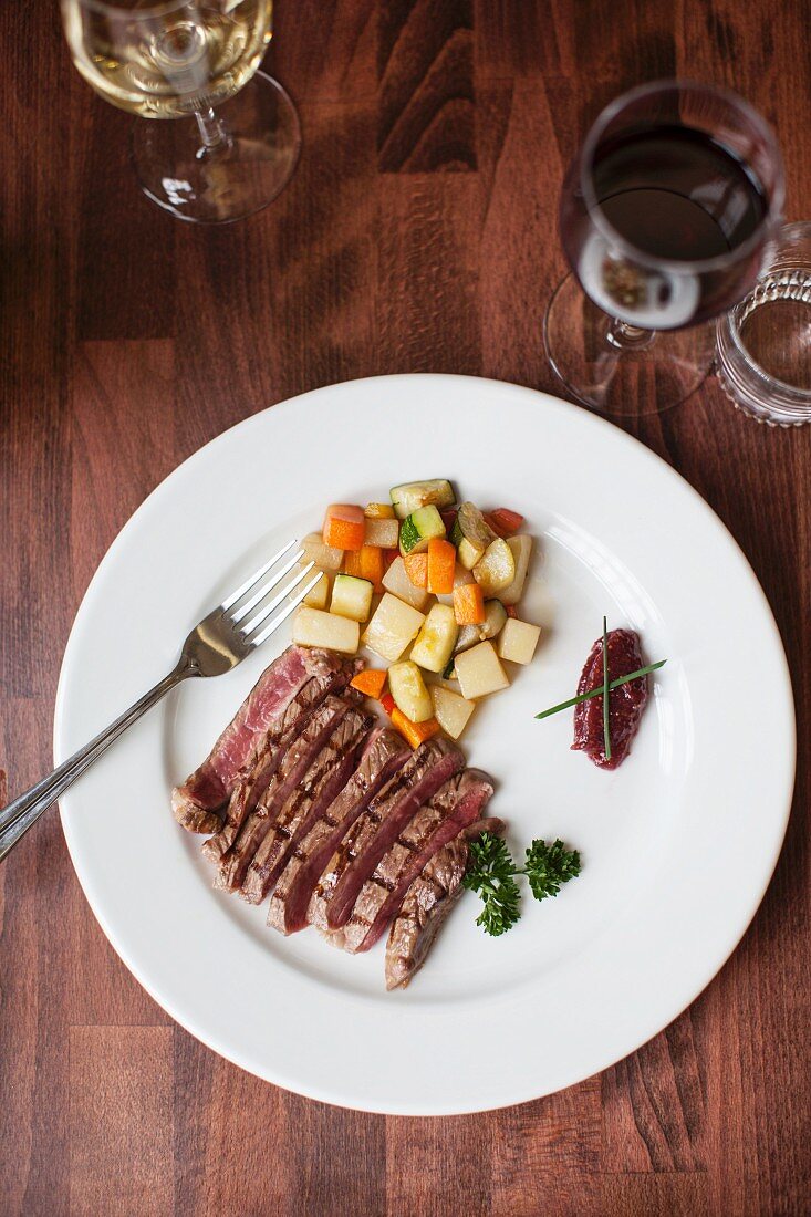 Beefsteak with root vegetables