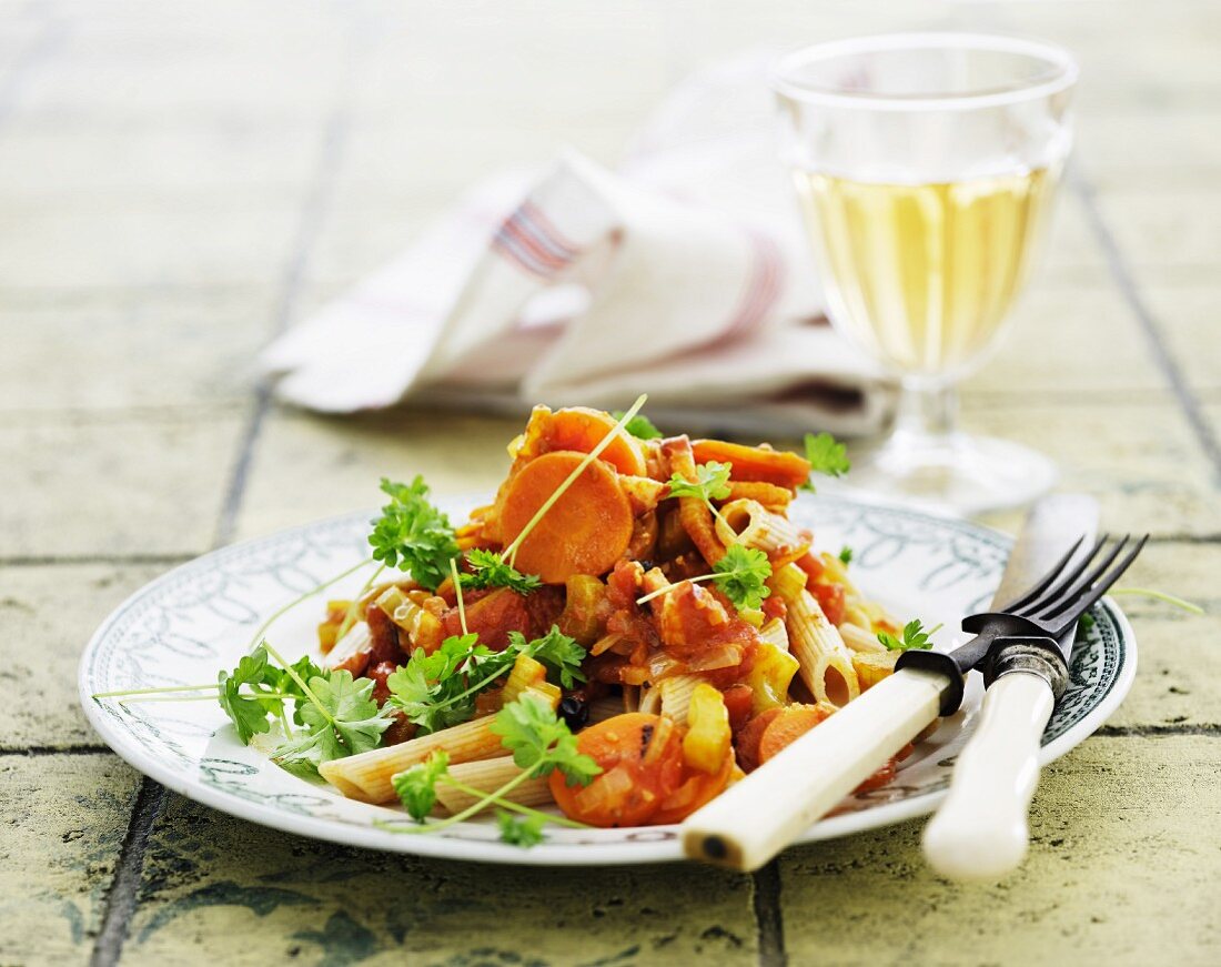 Penne with carrots and mushrooms