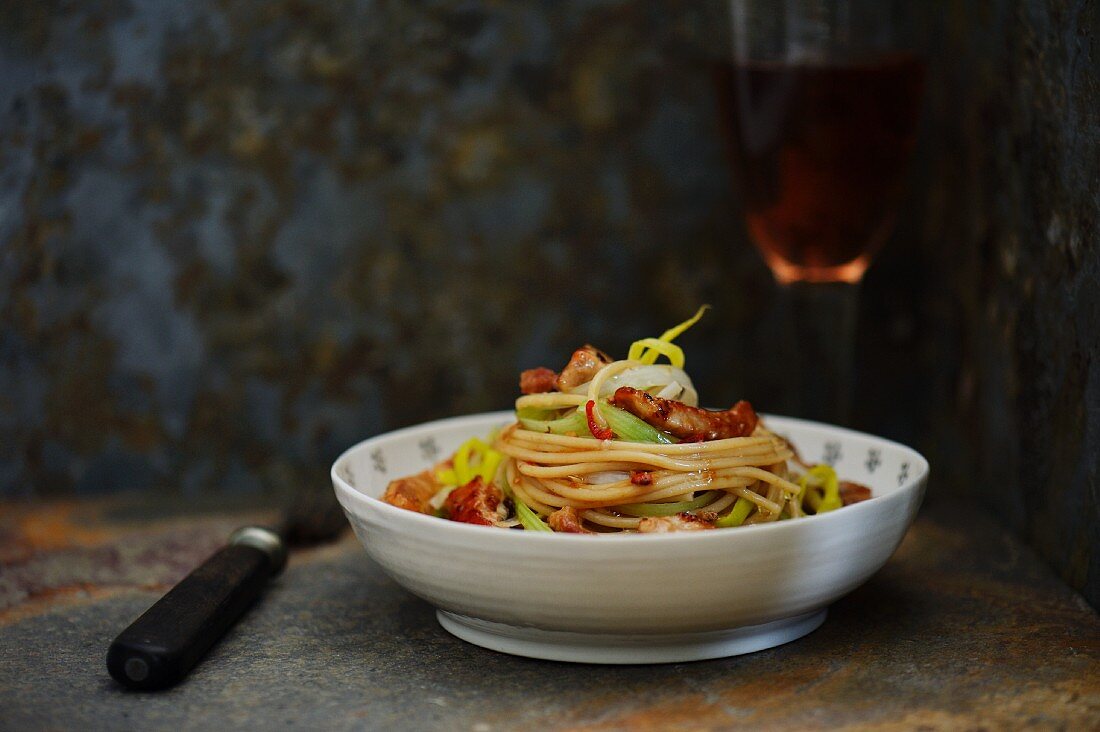 Spaghetti mit Lauch und Geschnetzeltem