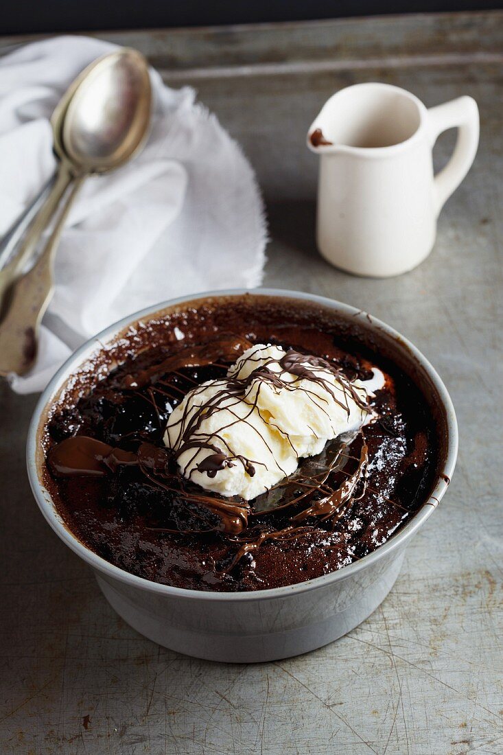 Warm chocolate brownie pudding