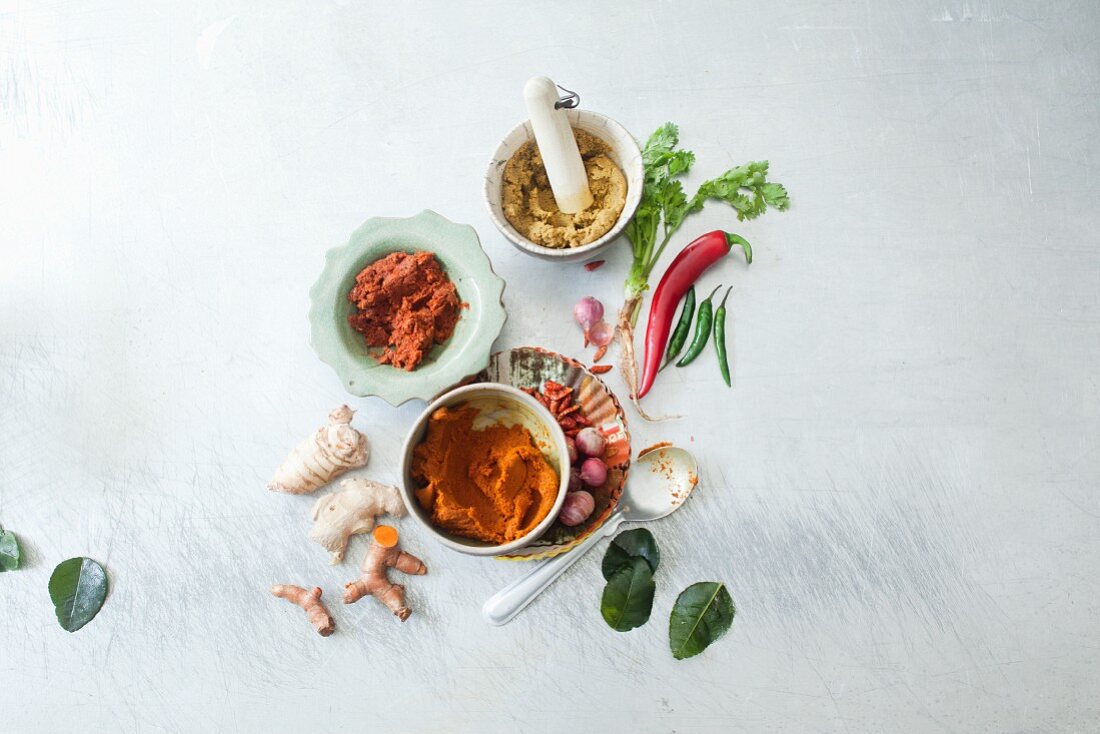 Drei verschiedene thailändische Currypasten