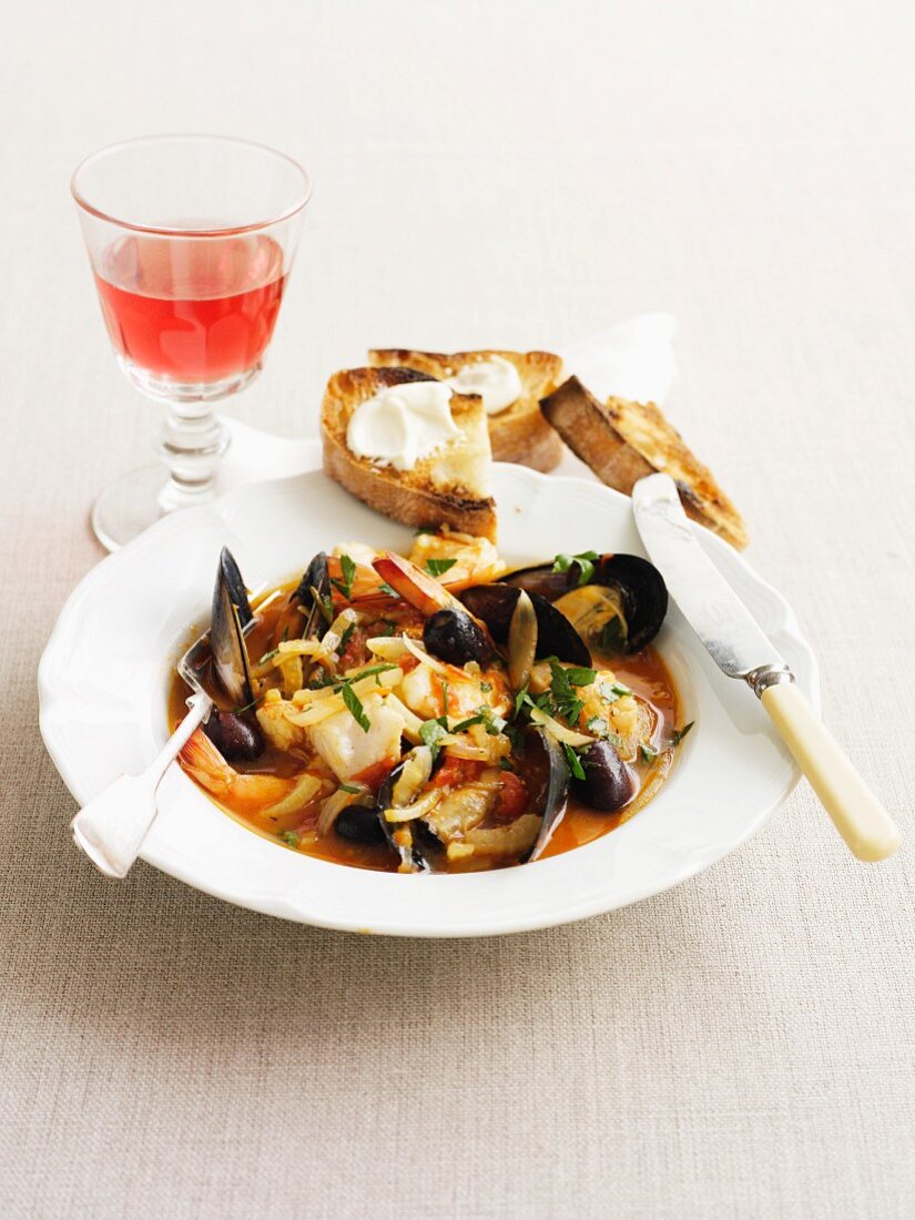 Seafood stew with fennel and olives