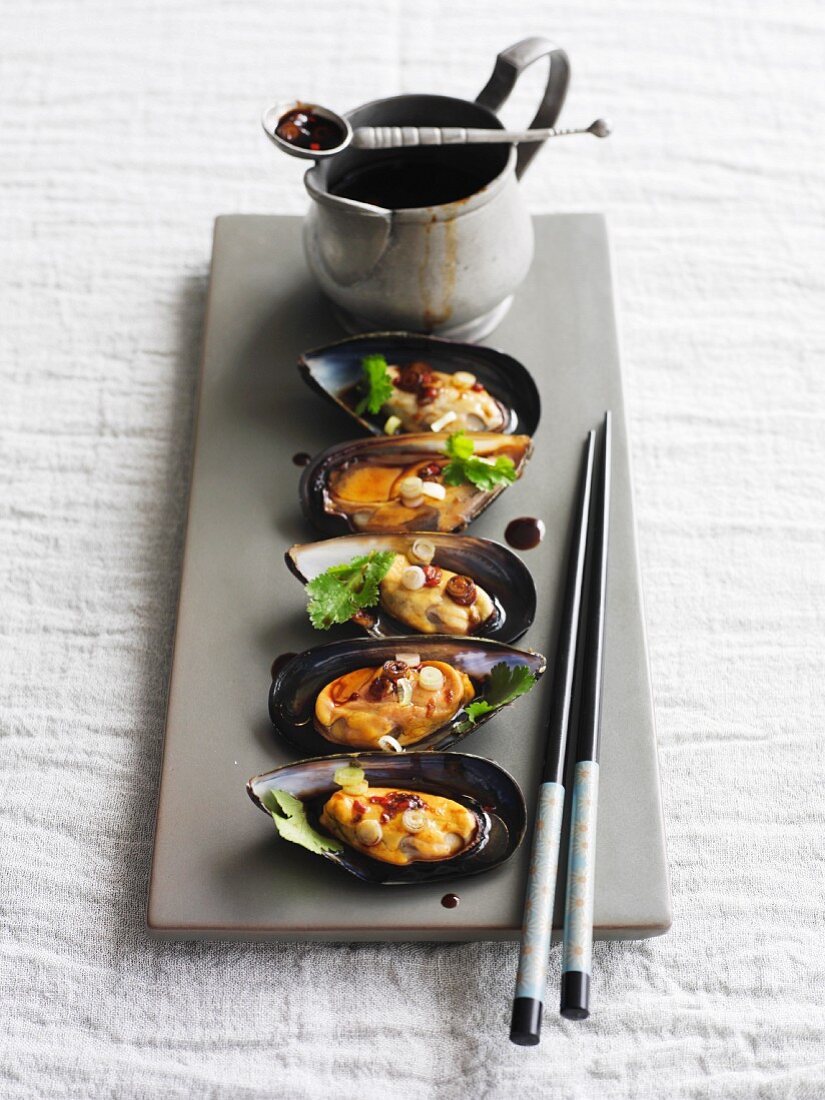 Steamed mussels with sake, soy sauce and coriander