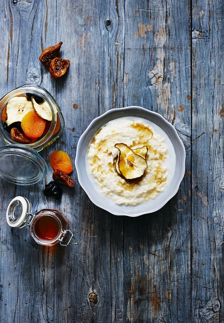 Porridge with dried fruit