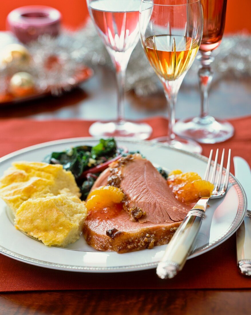 Roast turkey with mashed potatoes and oranges (Christmas)