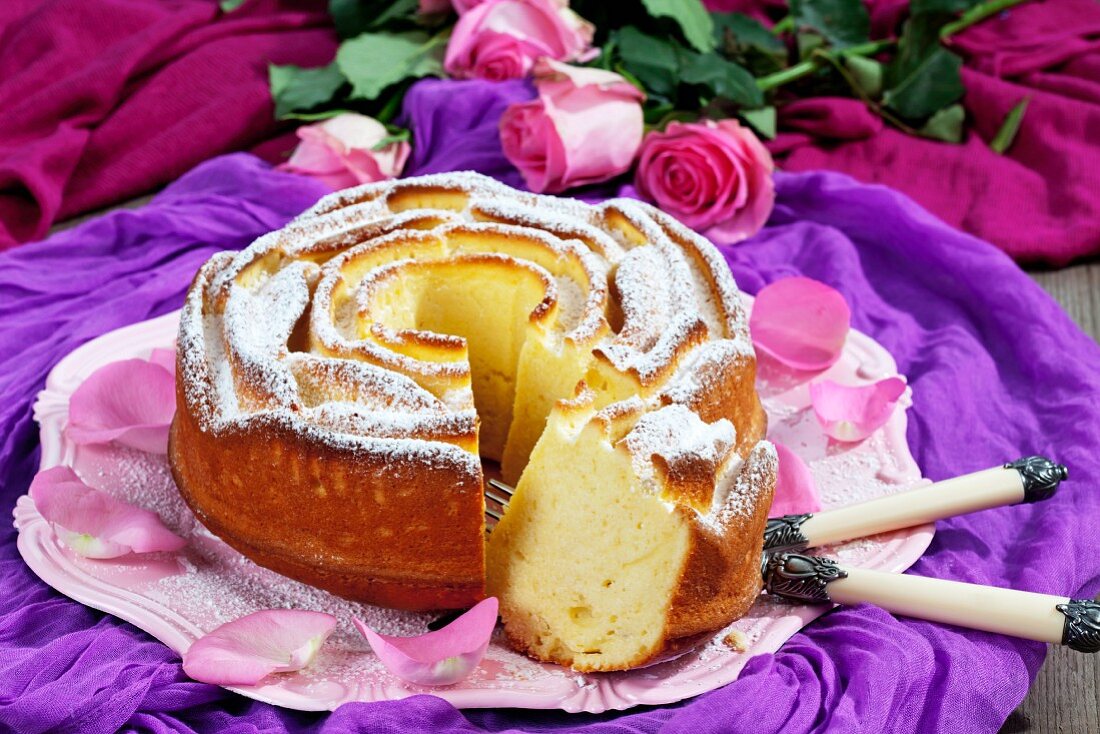 Festlicher Rosen-Kuchen