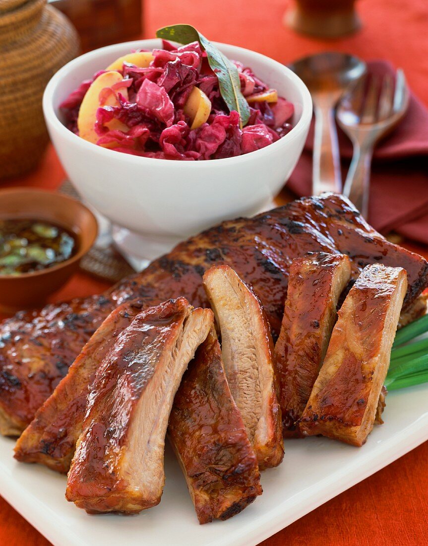 Pork ribs with red cabbage