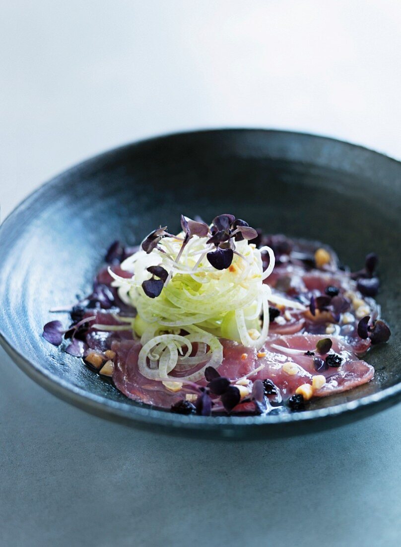 Marinated tuna with a fennel salad