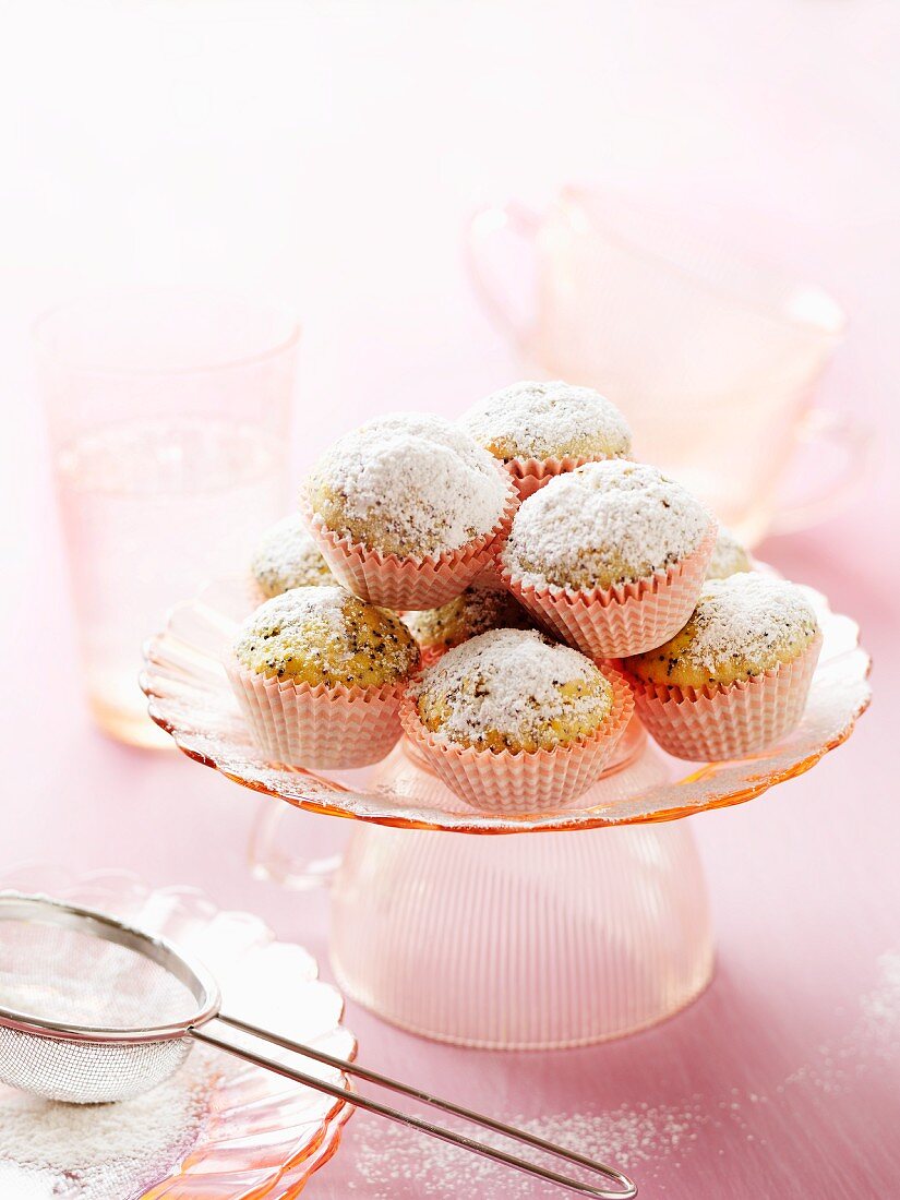 Orangenmuffins mit Mohn