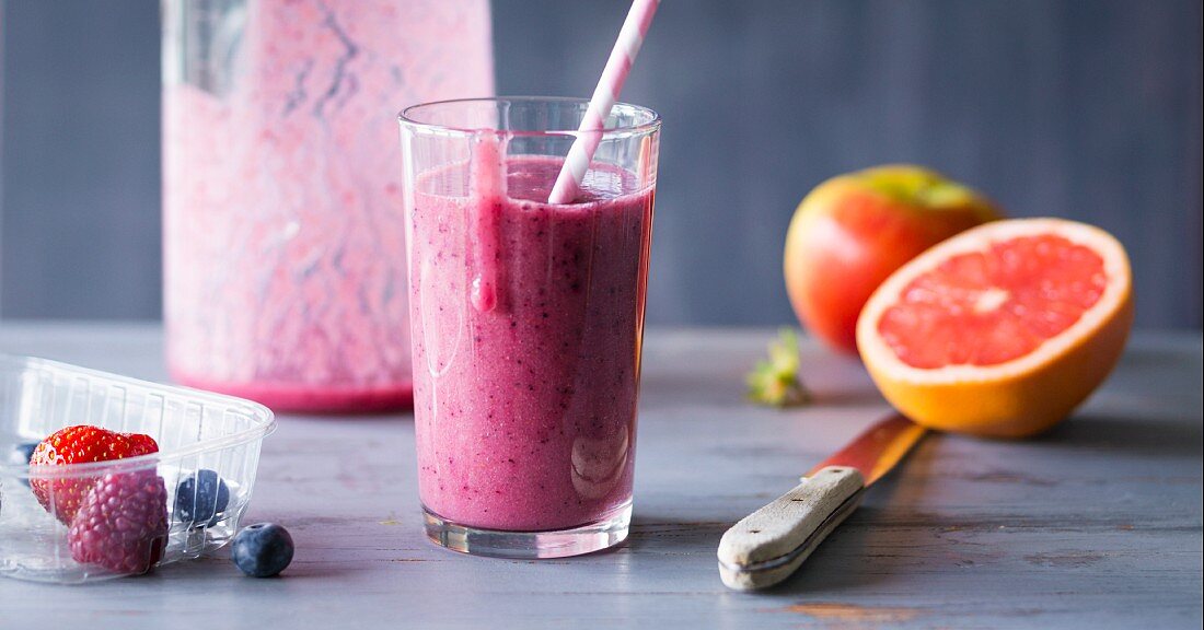 Pink Meliberry: Smoothie mit Melone, Beeren & Grapefruit