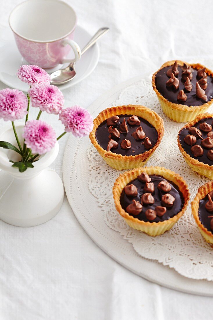 Puchheimer tartlets (tartlets made with nougat and caramel, Bavaria)