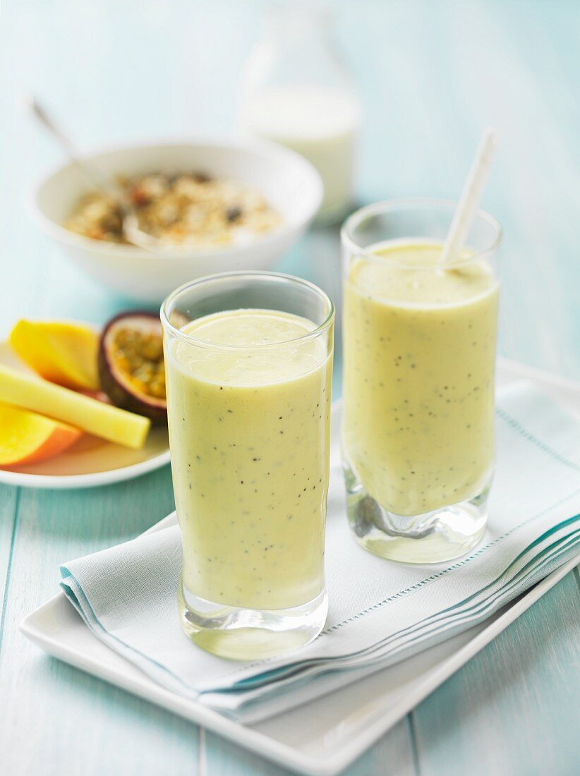 Smoothies mit exotischen Früchten