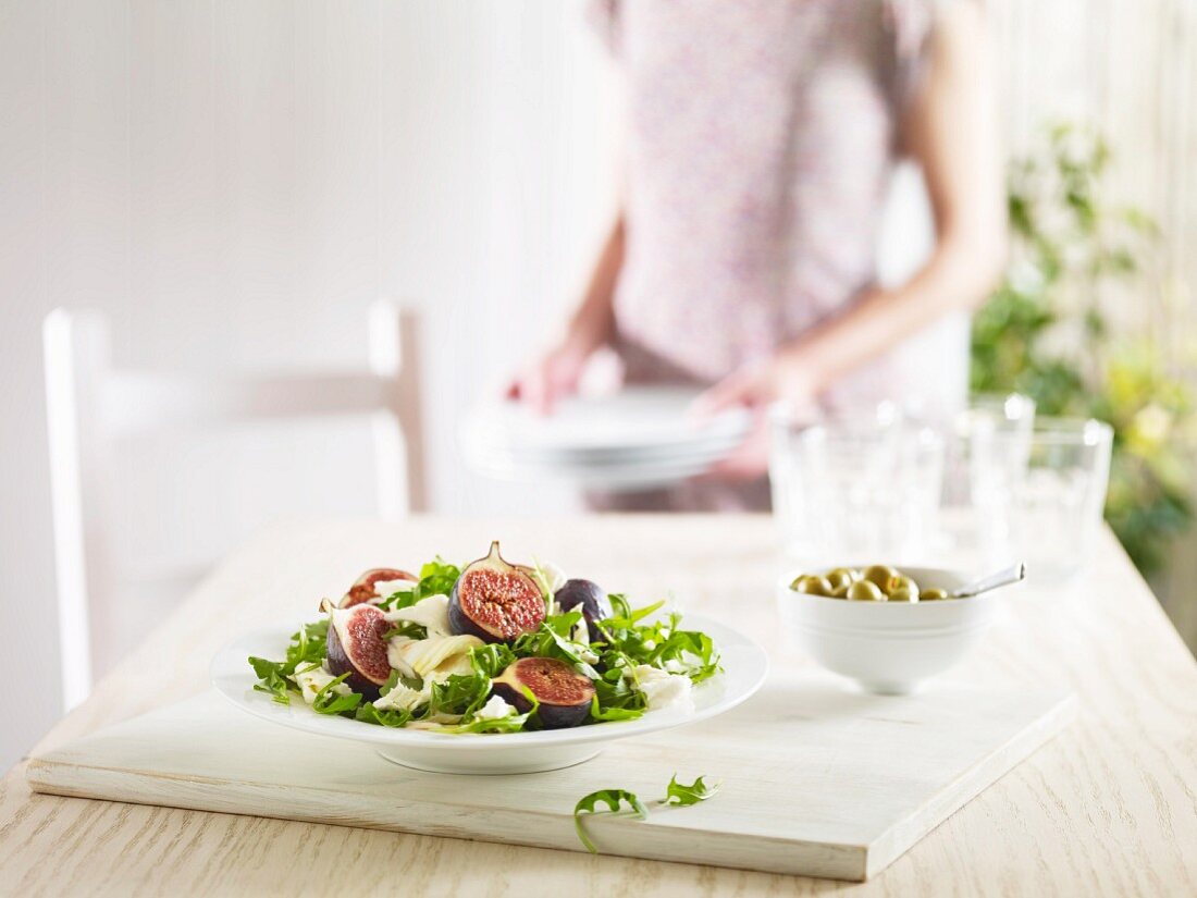 Fig and mozzarella salad