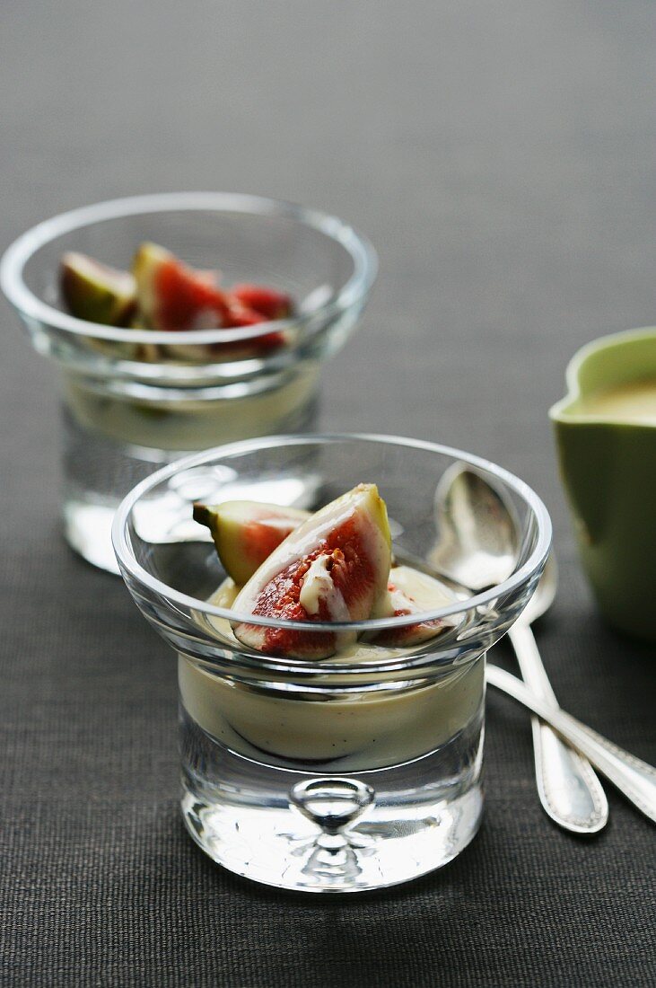Creme Anglaise with figs