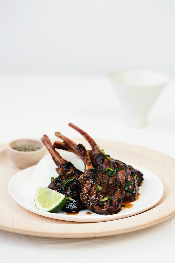 Lamb chops with lime and coriander