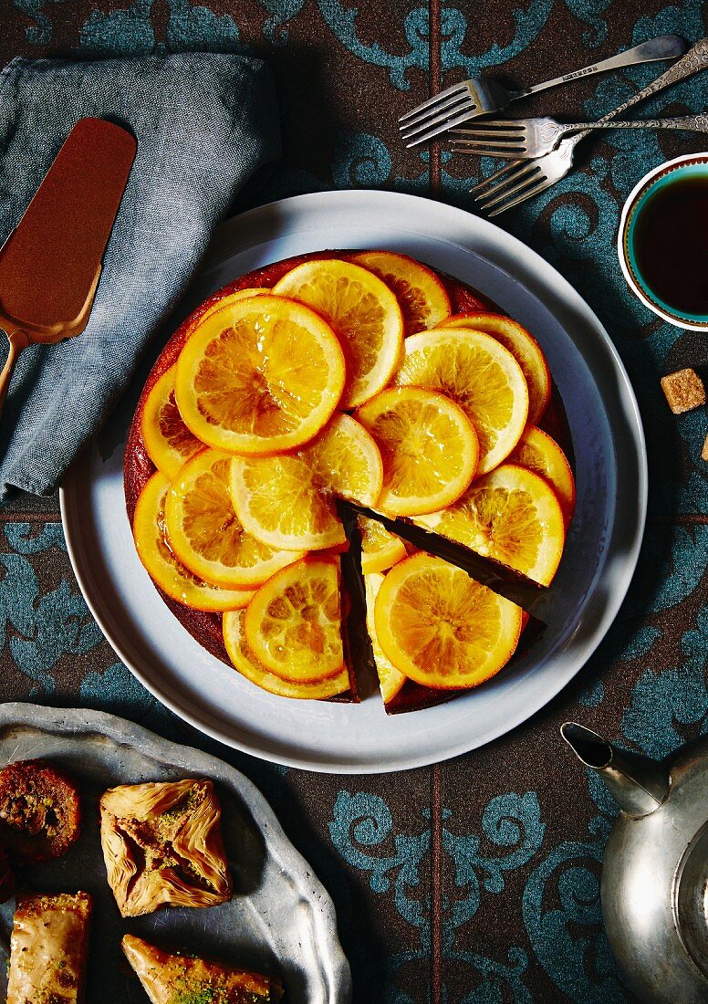 Sirupkuchen mit Orangen (Draufsicht)