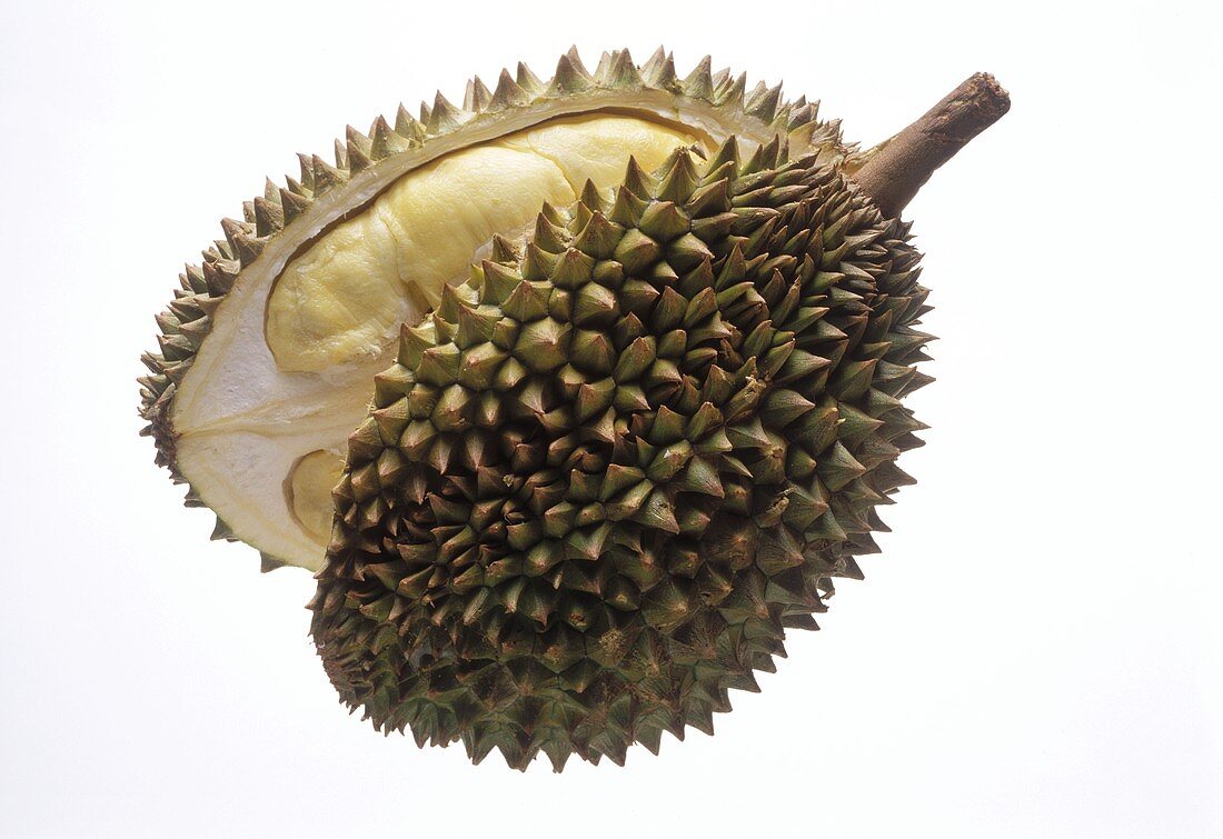 Eine halbierte Durian (Stinkfrucht)