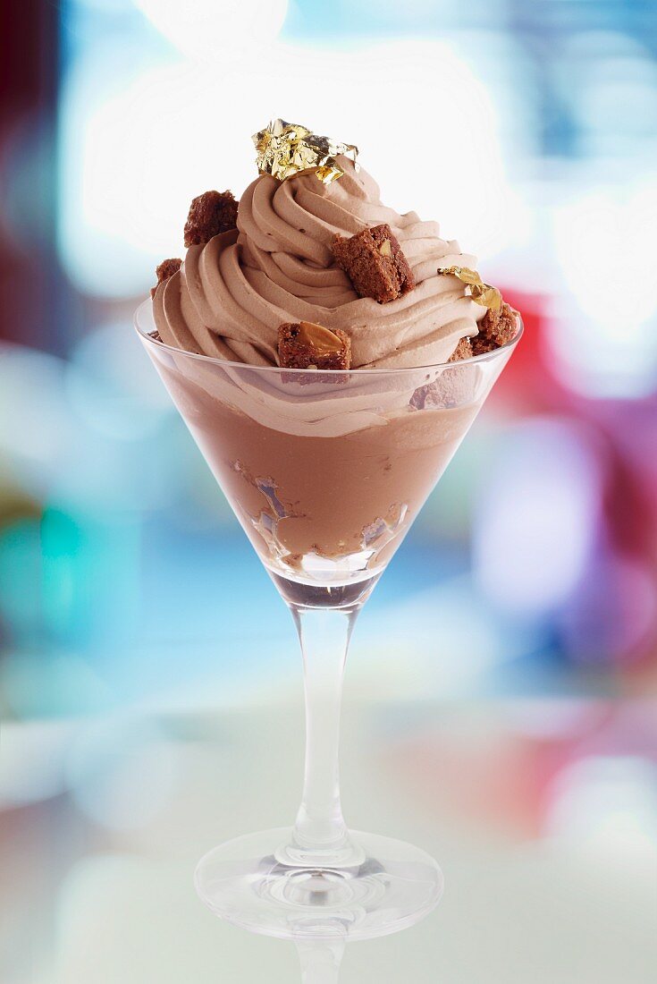 Ice cream sundae with chocolate and gingerbread ice cream