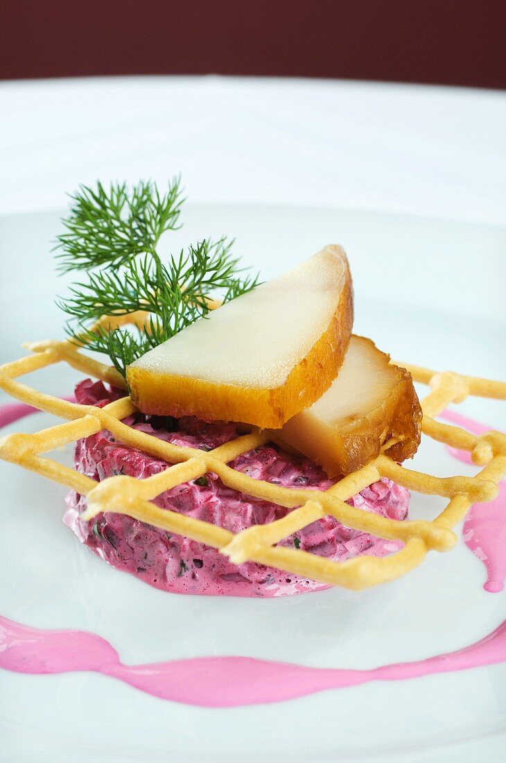Beetroot tartar with smoked butter fish