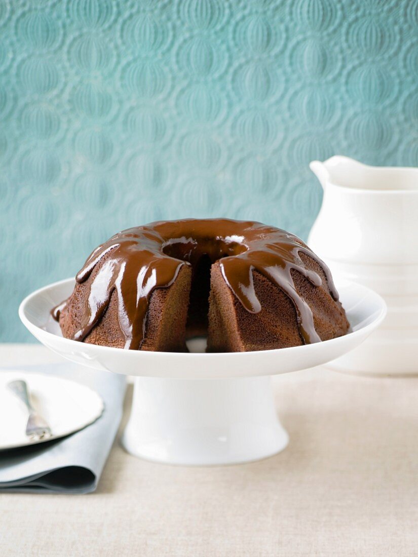 Schokoladennapfkuchen mit Schokoladenglasur