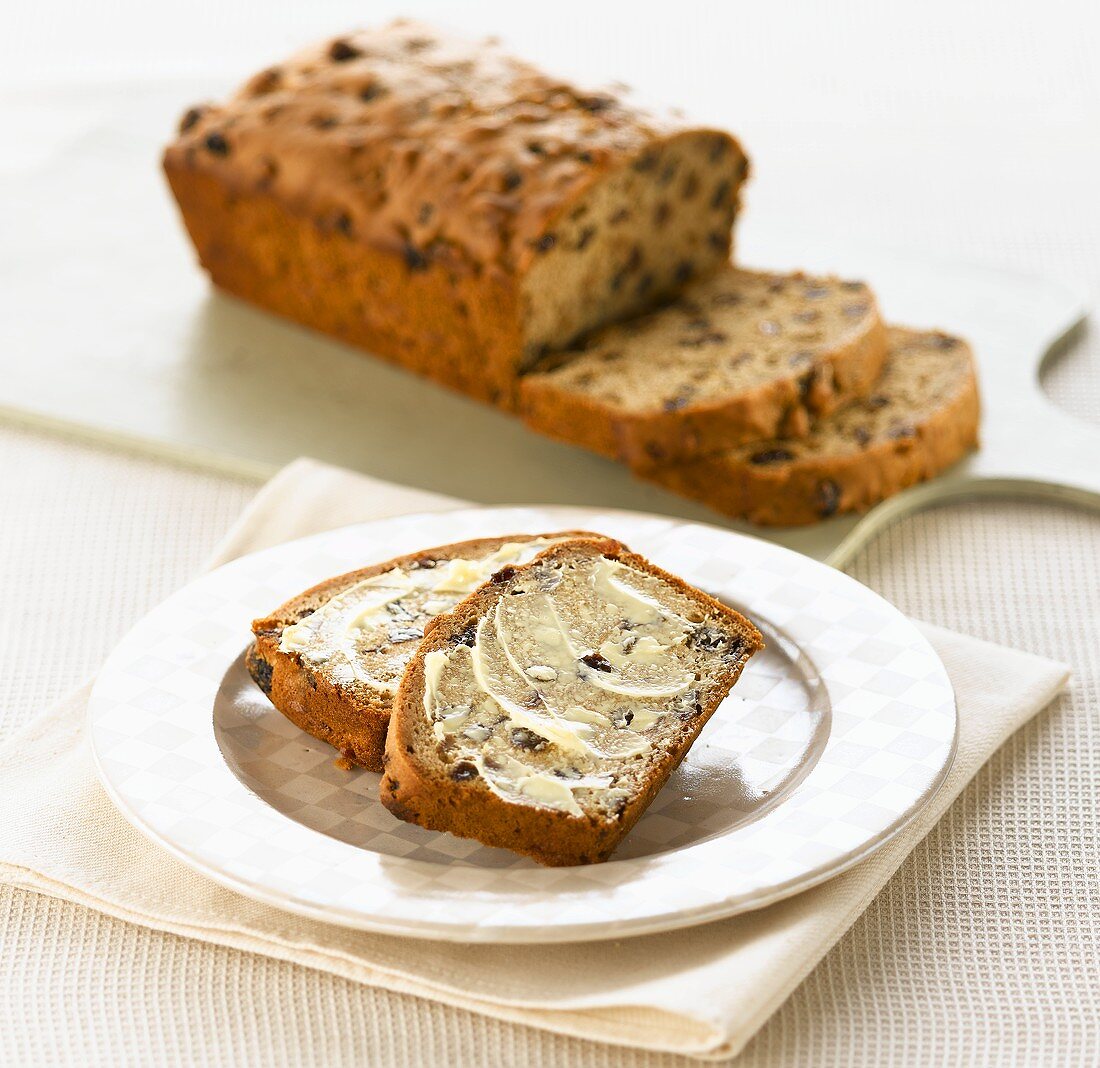 Teekuchen mit Butter