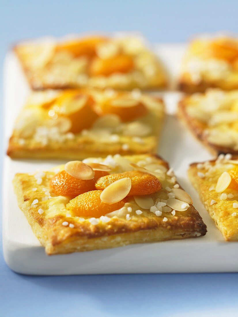 Apricot cake