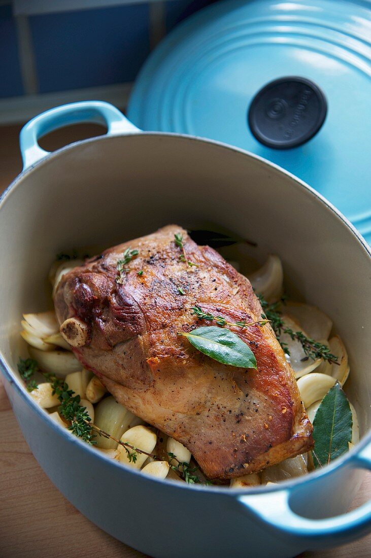 Roast lamb with garlic and herbs