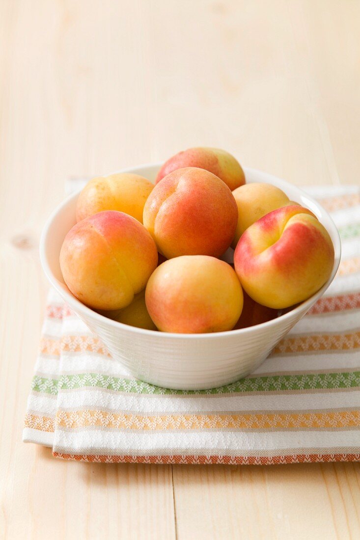 A bowl of fresh apricots