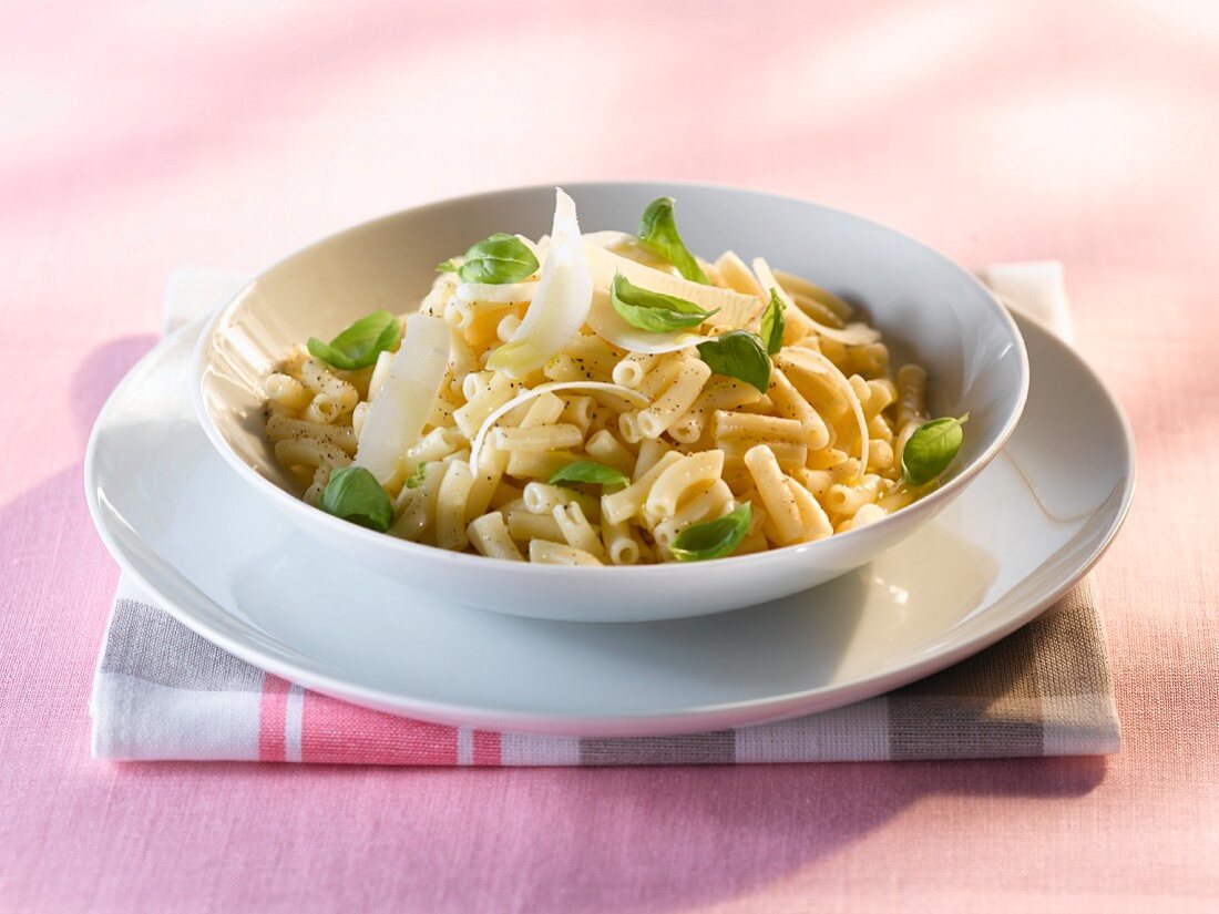 Macaroni with butter and cheese