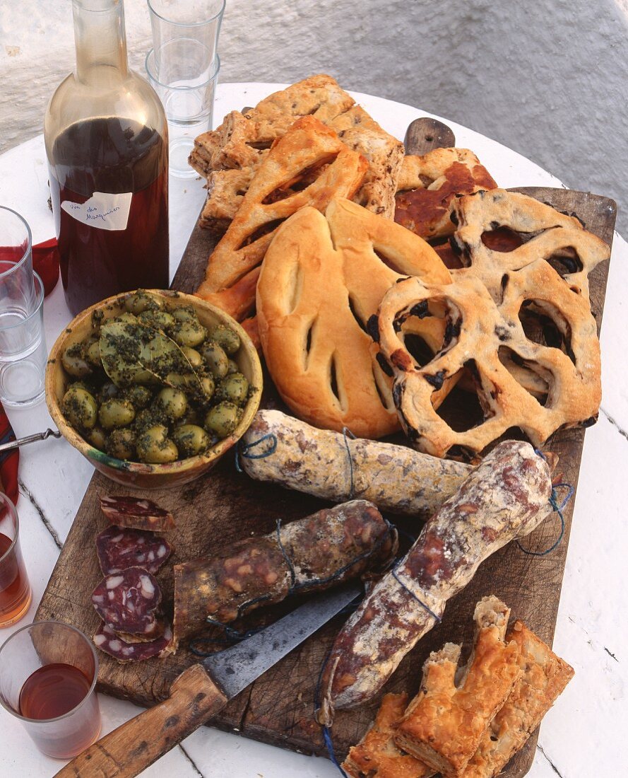 Korsische Vorspeisen und Brote