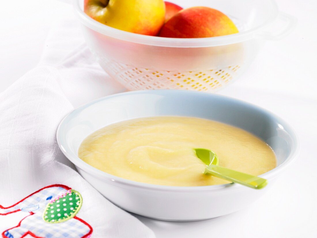 Baby food: apple purée